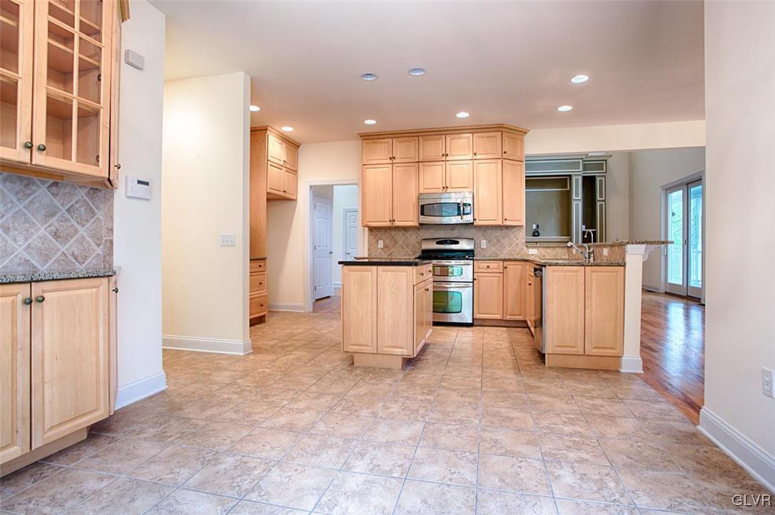 4261 Helms Road Hellertown, PA 18055 - Photo 10 of 47