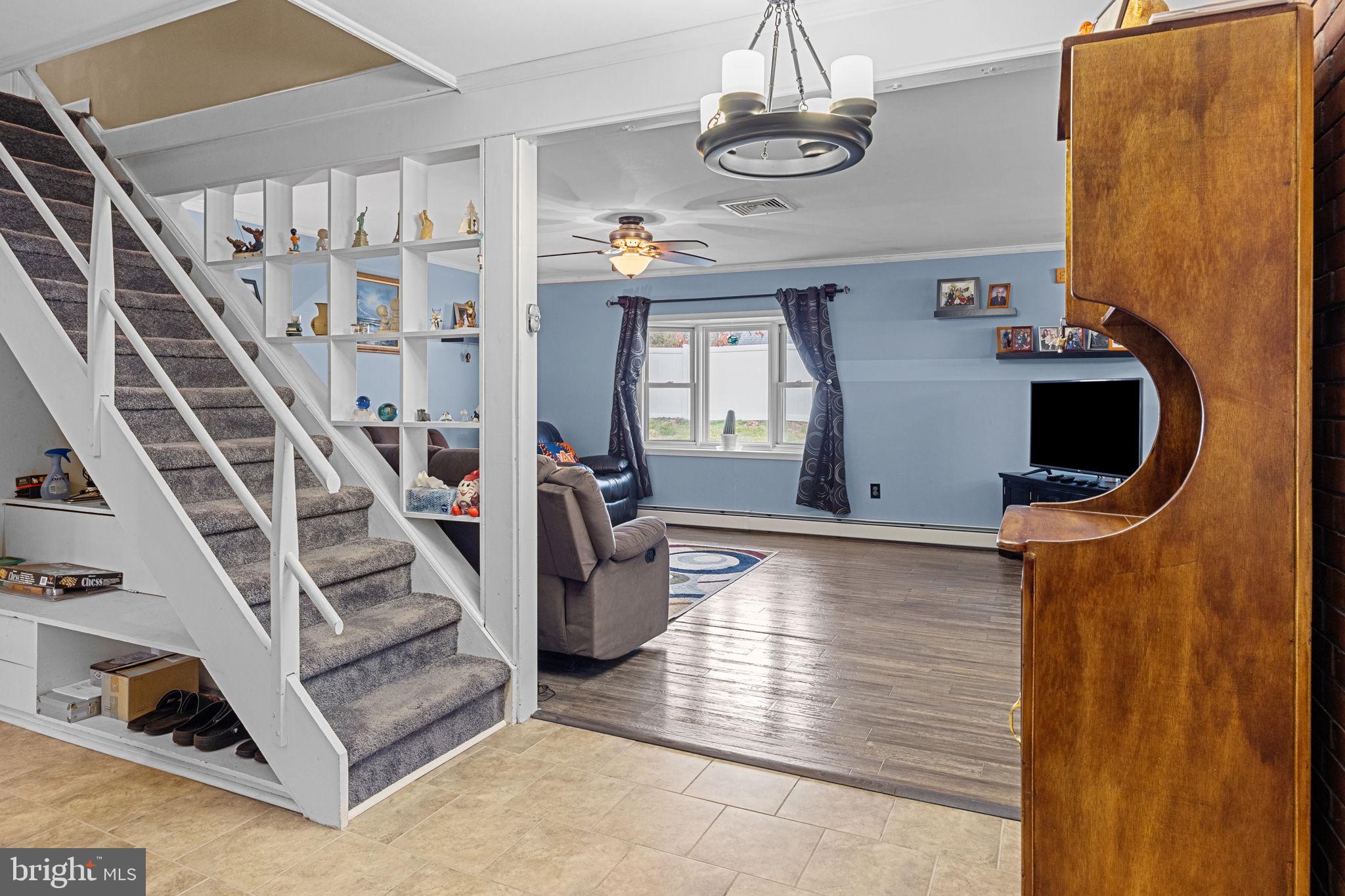 14 Rust Hill Road Levittown, PA 19056 - Photo 4 of 35