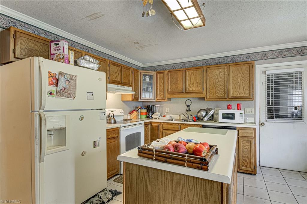 3205 Spring Mill Road Greensboro, NC 27406 - Photo 9 of 33 Gallery Image 9