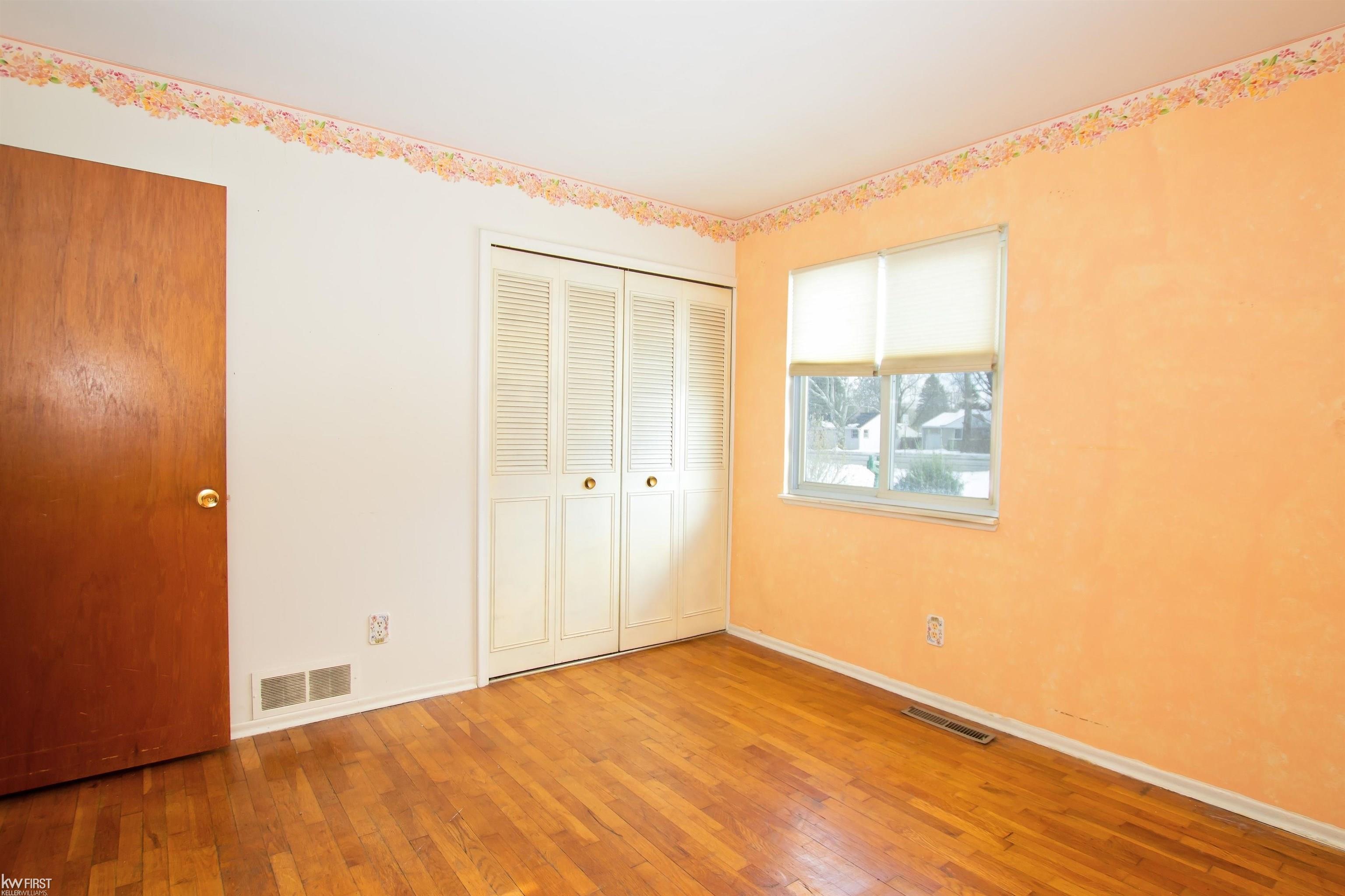 3527 North Genesee Road Flint, MI 48506 - Photo 16 of 27 50165356-39eed857-877d-410a-84c3-a04a62fcb2cd.JPG