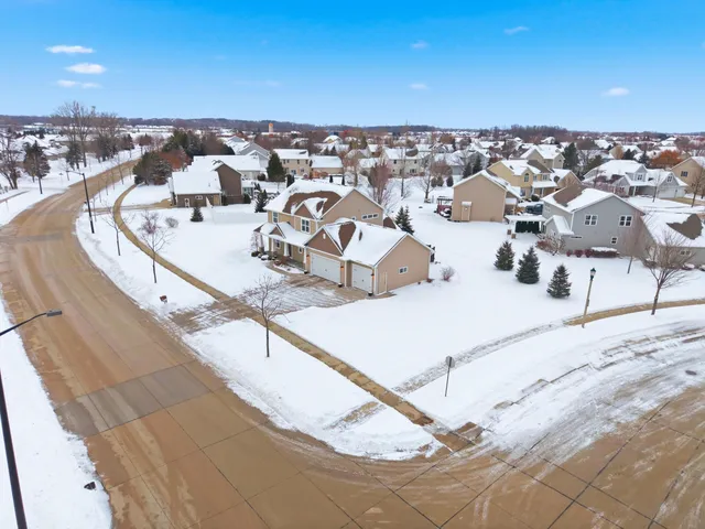 $559,900 | 4620 North Lightning Drive, Appleton, WI 54913