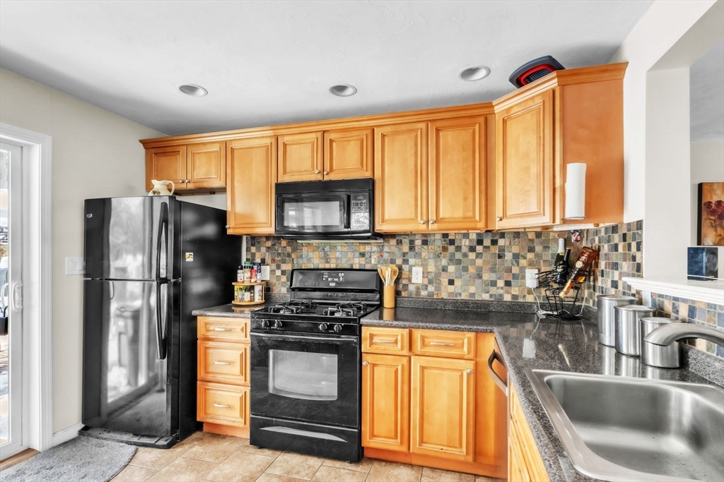 1139 Edgell Road Framingham, MA 01701 - Photo 7 of 31 Gallery Image 7
