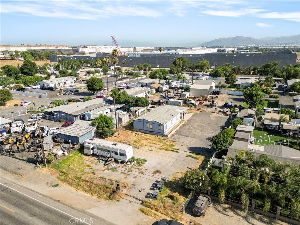 22950 Markham Street Perris, CA 92570 - Photo 3 of 19