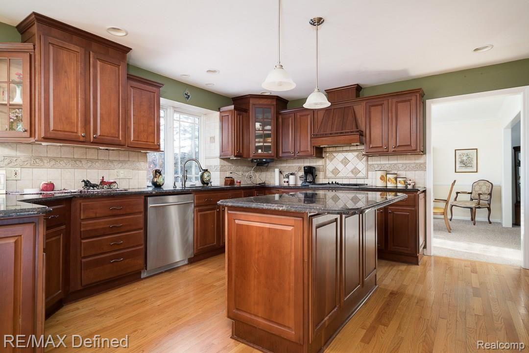 1935 Independence Drive Rochester, MI 48306 - Photo 11 of 30 Updated Kitchen with Island
