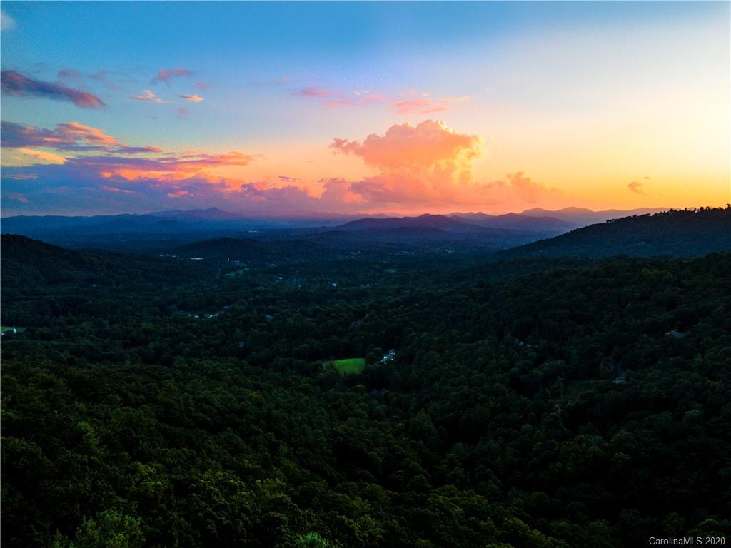 106 Rambling Ridge Road, Unit 17 Asheville, NC 28804 - Photo 1 of 37 Gallery Image 1