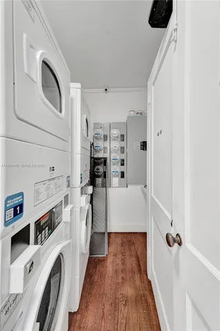 $2,400 | 1656 Polk Street, Unit 9, Hollywood, FL 33020