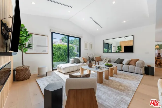 $17,000 | 20226 Lorenzana Drive, Woodland Hills, CA 91364