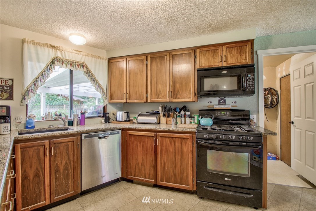 10152 Ridge Place Sedro-Woolley, WA 98284 - Photo 9 of 25 Gallery Image 9