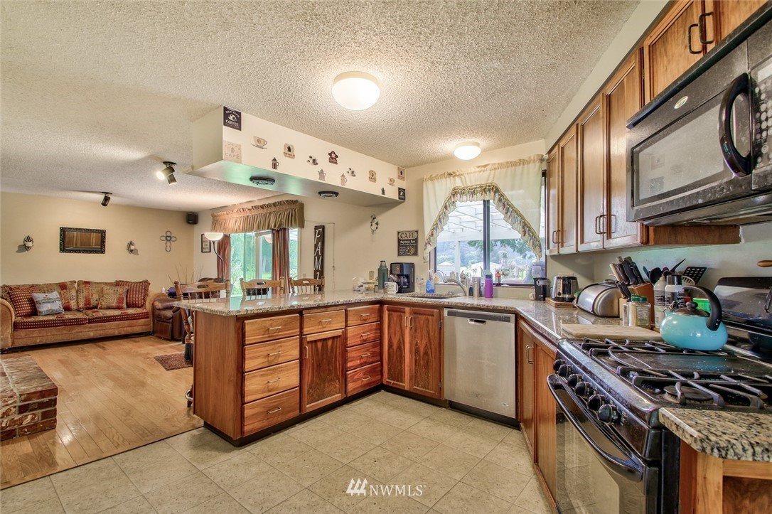 10152 Ridge Place Sedro-Woolley, WA 98284 - Photo 10 of 25 Gallery Image 10
