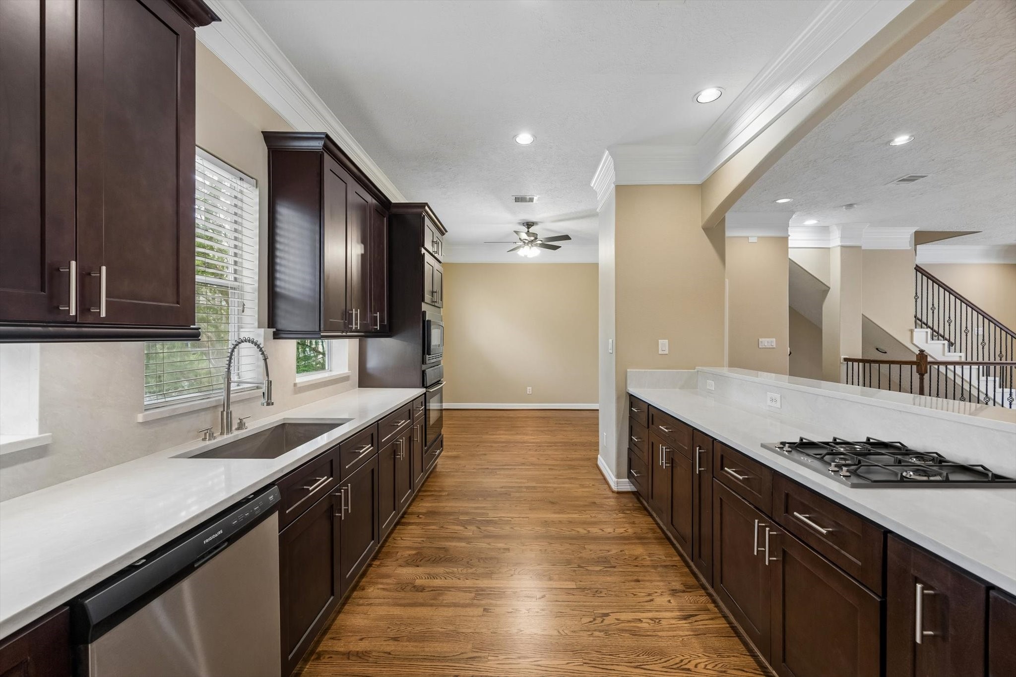 1417 Thompson Street Houston, TX 77007 - Photo 8 of 22 Beautifully updated kitchen with quartz tahj mahal counter tops and gas range* (*coming soon.)