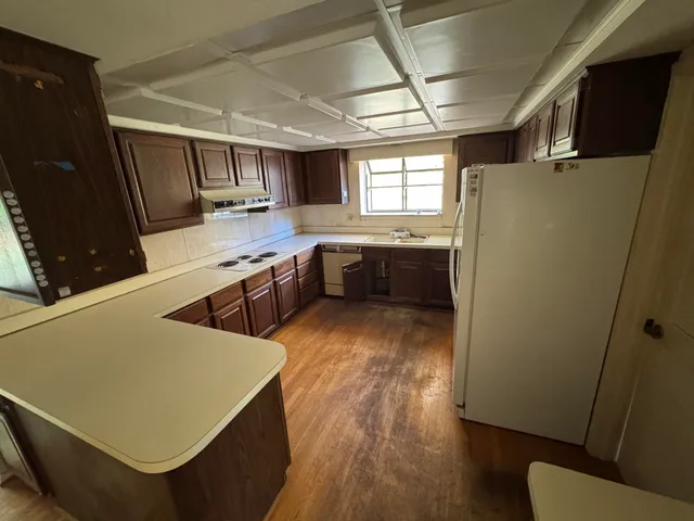 $320,000 | 5218 Cherokee Court, Troy, MI 48098