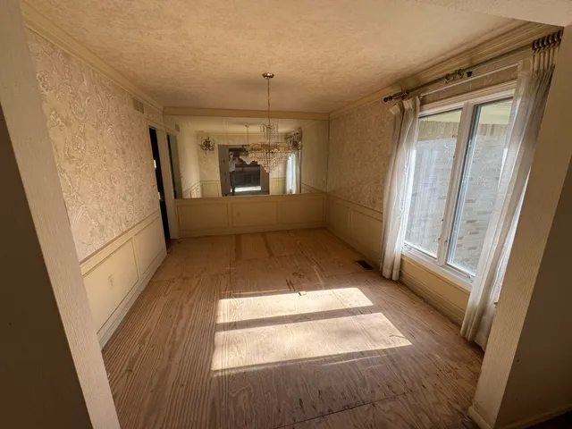 $320,000 | 5218 Cherokee Court, Troy, MI 48098