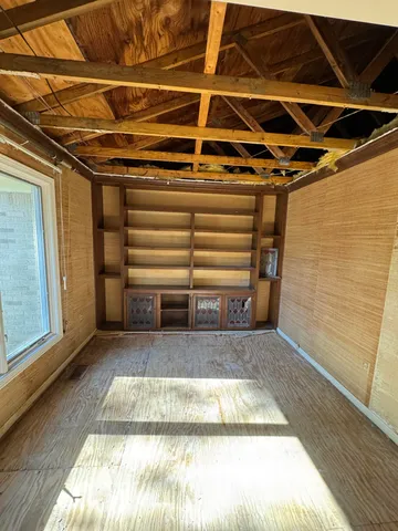 $320,000 | 5218 Cherokee Court, Troy, MI 48098