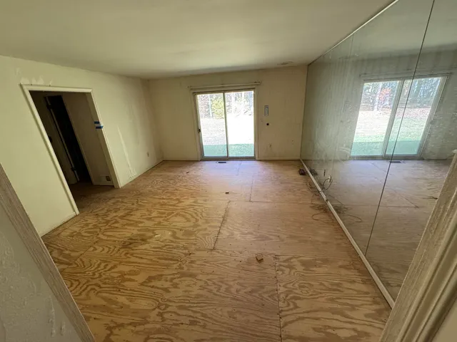 $320,000 | 5218 Cherokee Court, Troy, MI 48098