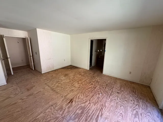 $320,000 | 5218 Cherokee Court, Troy, MI 48098