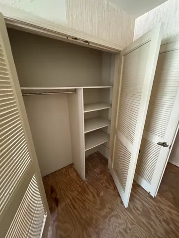 $320,000 | 5218 Cherokee Court, Troy, MI 48098