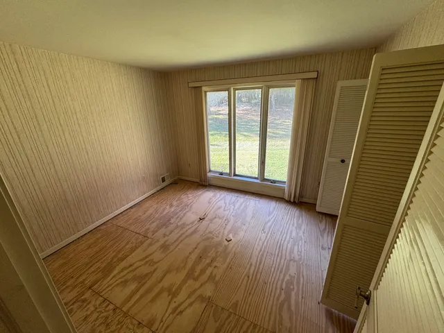 $320,000 | 5218 Cherokee Court, Troy, MI 48098