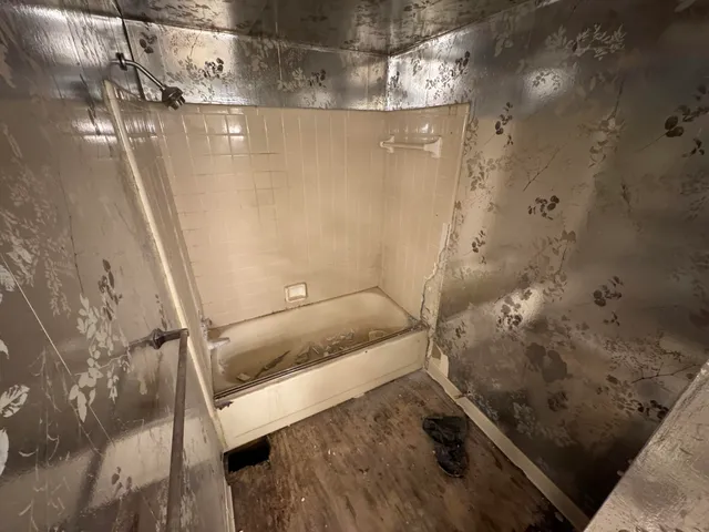 $320,000 | 5218 Cherokee Court, Troy, MI 48098