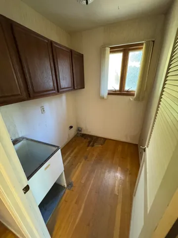 $320,000 | 5218 Cherokee Court, Troy, MI 48098