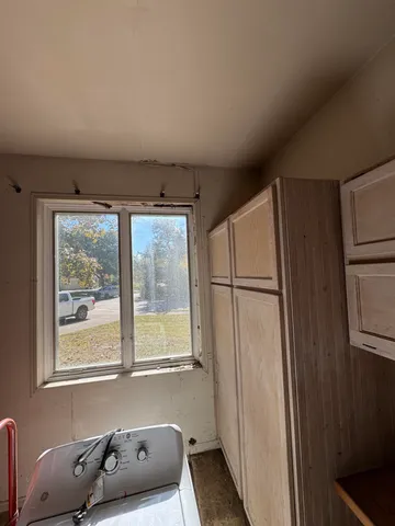 $320,000 | 5218 Cherokee Court, Troy, MI 48098