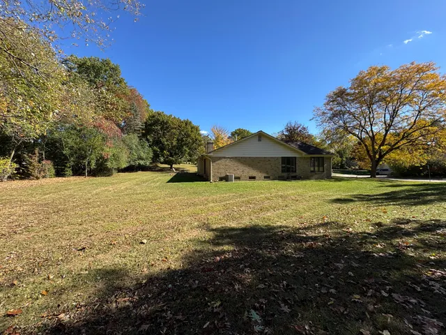 $320,000 | 5218 Cherokee Court, Troy, MI 48098