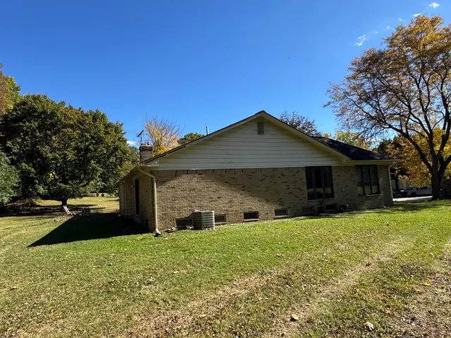 $320,000 | 5218 Cherokee Court, Troy, MI 48098