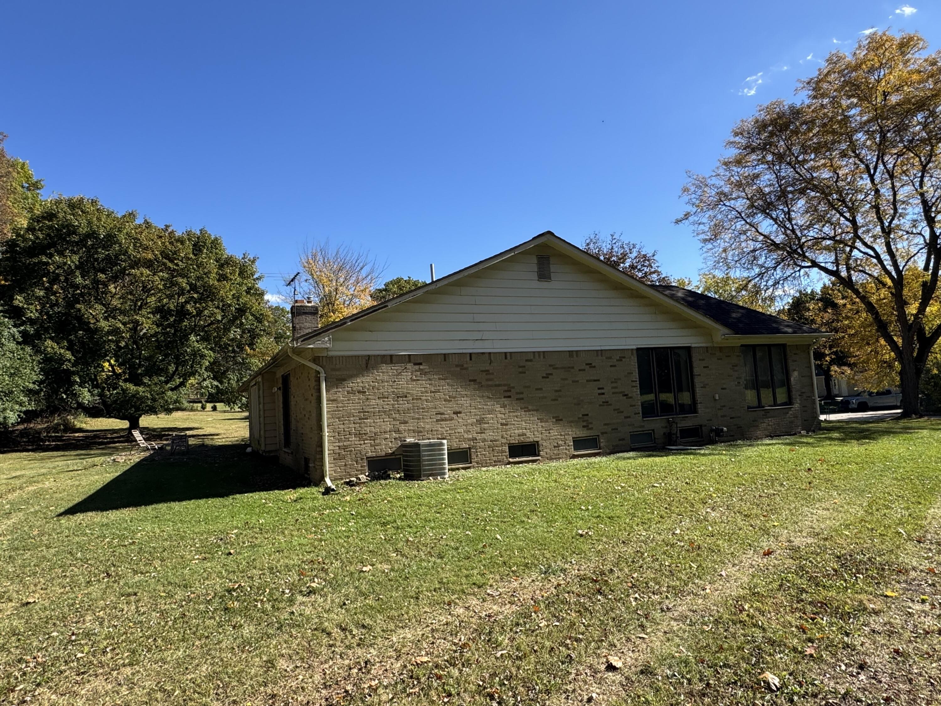 5218 Cherokee Court Troy, MI 48098 - Photo 5 of 46 IMG_9104