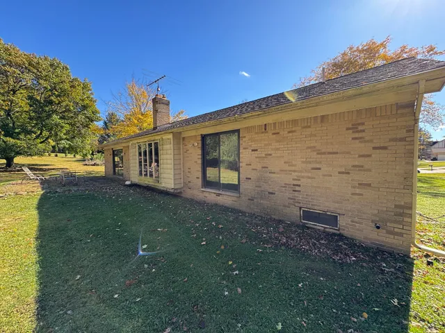 $320,000 | 5218 Cherokee Court, Troy, MI 48098