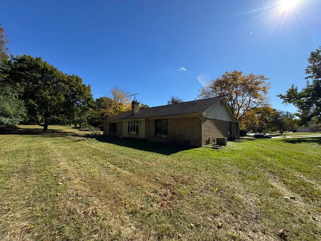 $320,000 | 5218 Cherokee Court, Troy, MI 48098