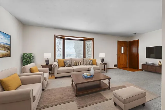 $2,950 | 10517 Quebec Avenue North, Brooklyn Park, MN 55445