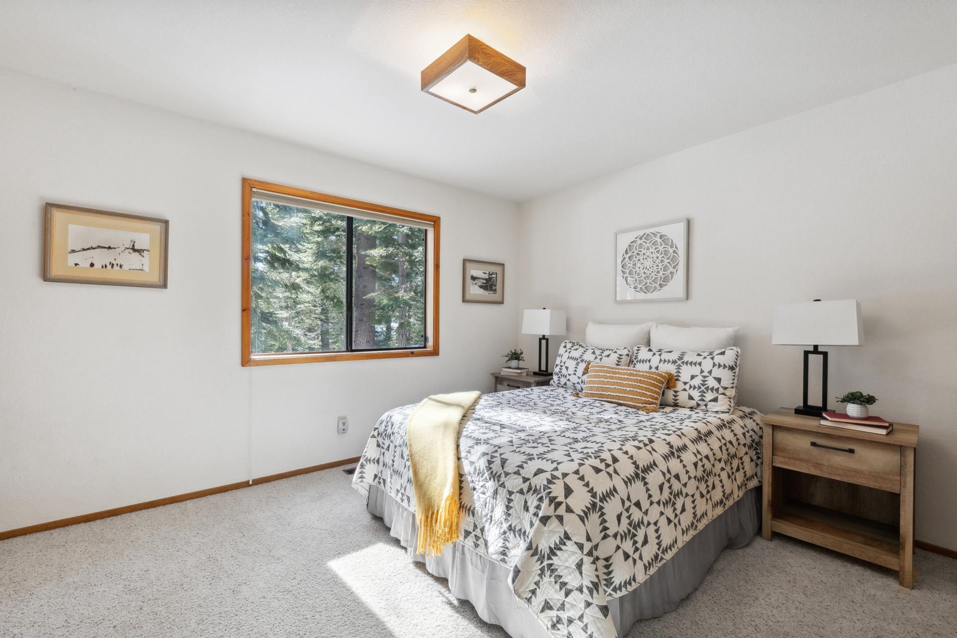 11400 Sitzmark Way Truckee, CA 96161 - Photo 19 of 21 a bedroom with a bed and a window