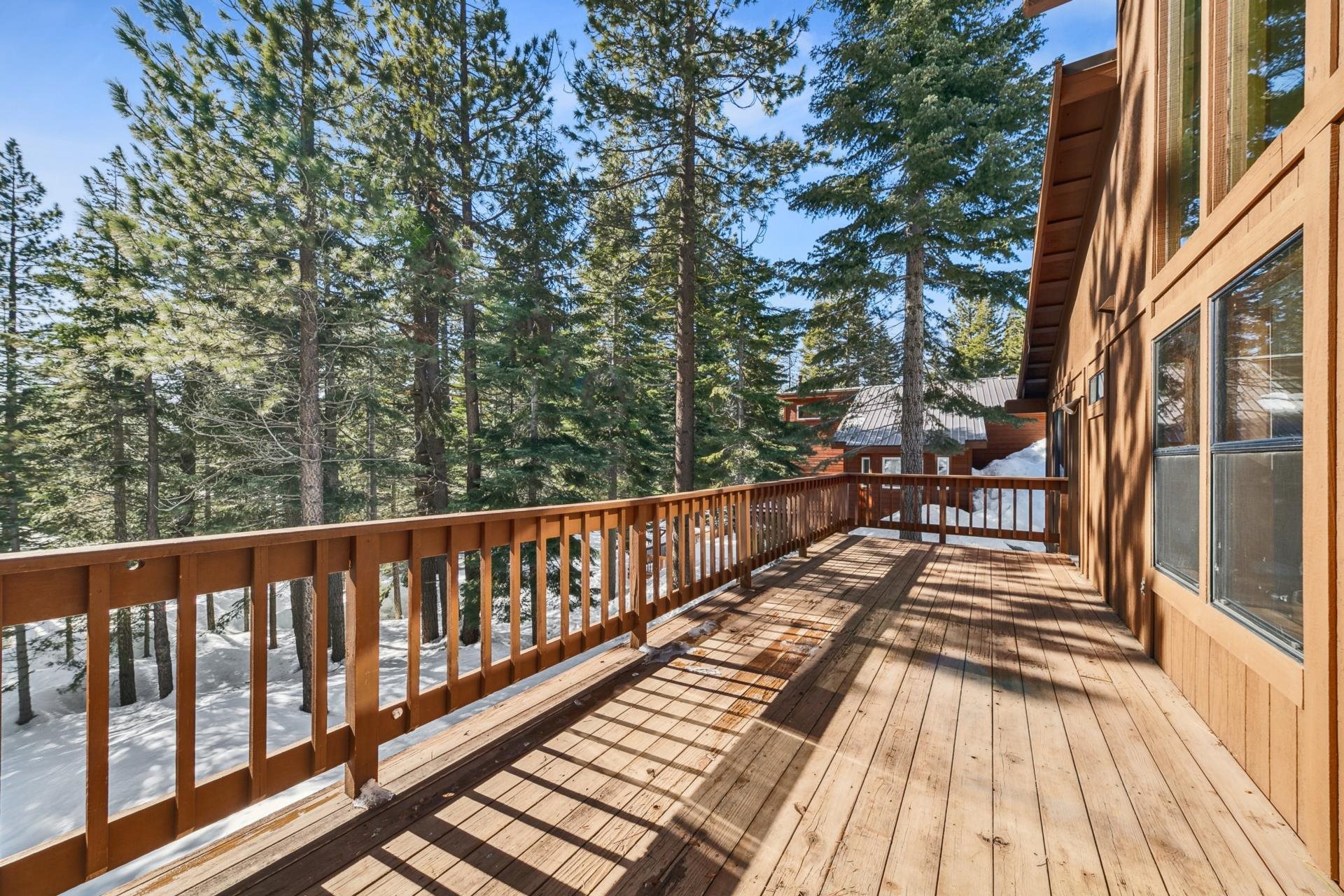 11400 Sitzmark Way Truckee, CA 96161 - Photo 5 of 21 a view of balcony with wooden floor