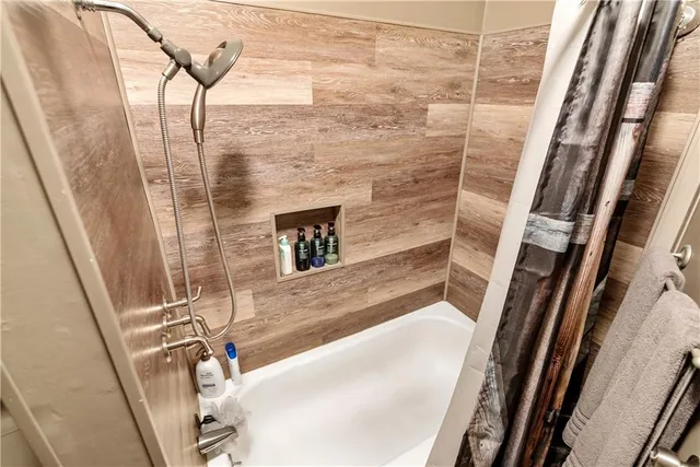 $194,000 | 109 Julia Street, Thayer, KS 66776