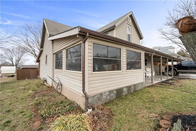 $194,000 | 109 Julia Street, Thayer, KS 66776