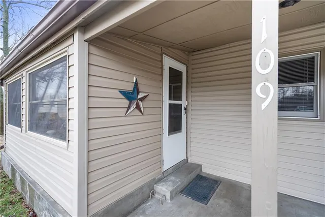 $194,000 | 109 Julia Street, Thayer, KS 66776