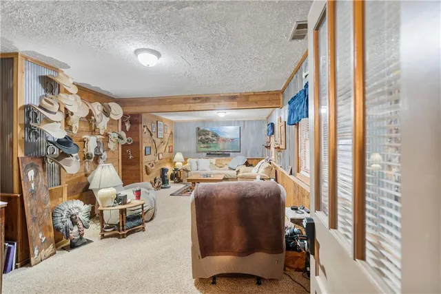 $194,000 | 109 Julia Street, Thayer, KS 66776