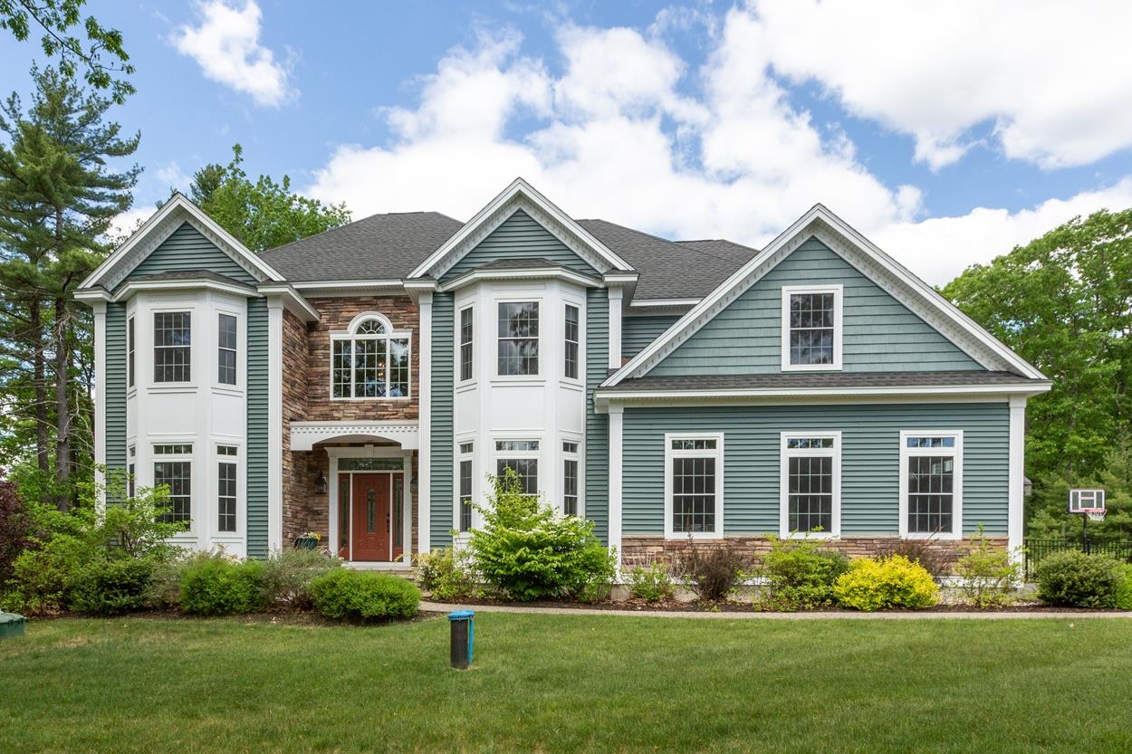 29 London Bridge Road Windham, NH 03087 - Photo 1 of 1