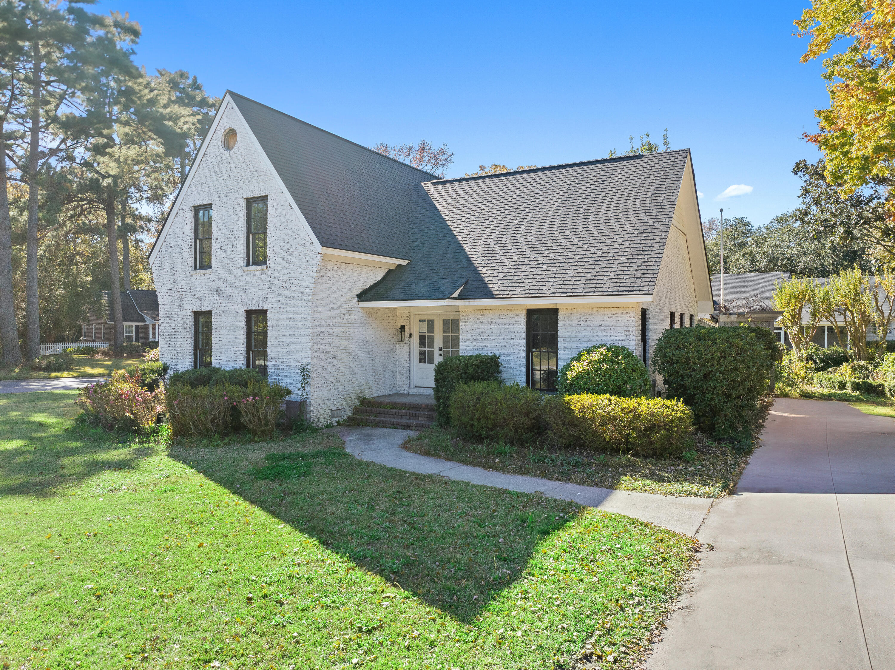 957 Regatta Road Charleston, SC 29412 - Photo 2 of 46 957RegattaRd.NicoleBurbagePhoto-38