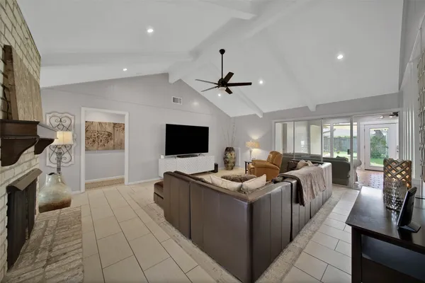 $3,500 | 1059 Richelieu Lane, Houston, TX 77018