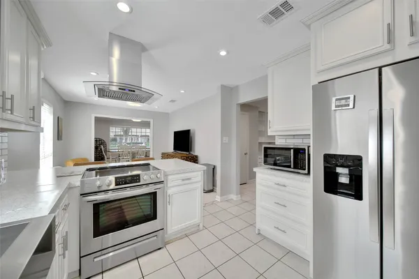 $3,500 | 1059 Richelieu Lane, Houston, TX 77018