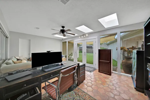 $3,500 | 1059 Richelieu Lane, Houston, TX 77018