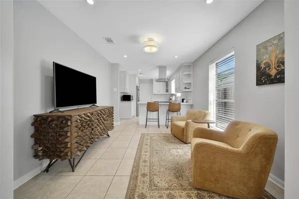 $3,500 | 1059 Richelieu Lane, Houston, TX 77018