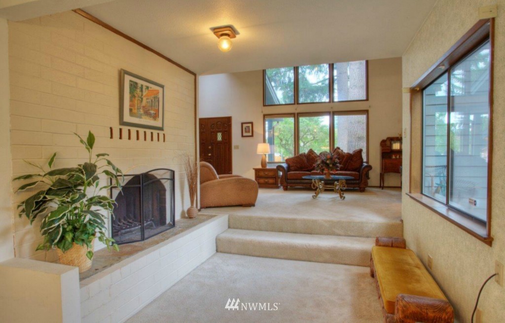 14024 149th Place Southeast Renton, WA 98059 - Photo 2 of 23