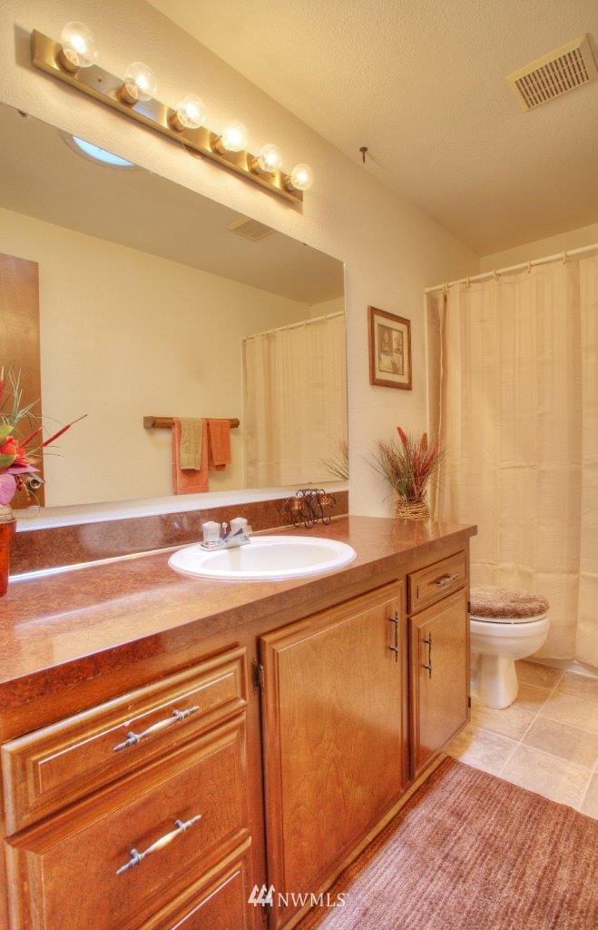 14024 149th Place Southeast Renton, WA 98059 - Photo 14 of 23