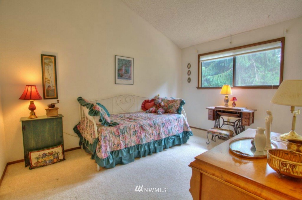 14024 149th Place Southeast Renton, WA 98059 - Photo 15 of 23