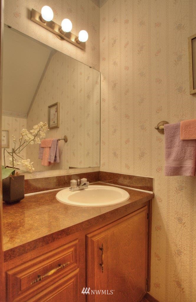 14024 149th Place Southeast Renton, WA 98059 - Photo 17 of 23