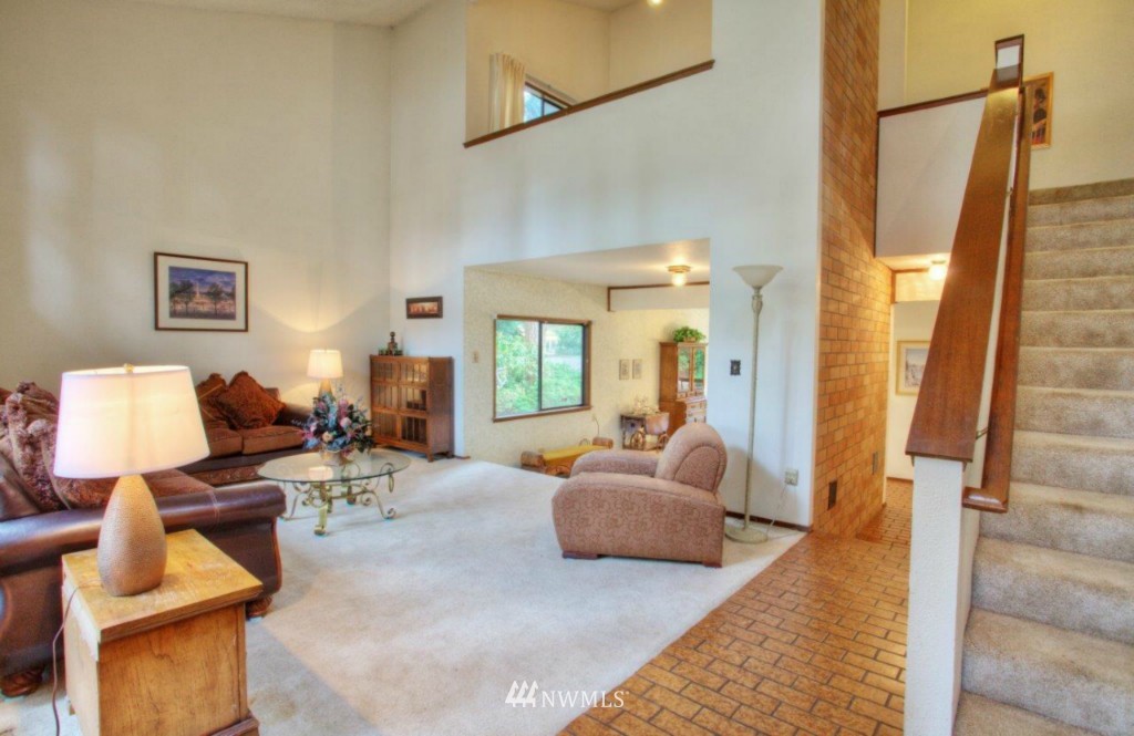 14024 149th Place Southeast Renton, WA 98059 - Photo 3 of 23