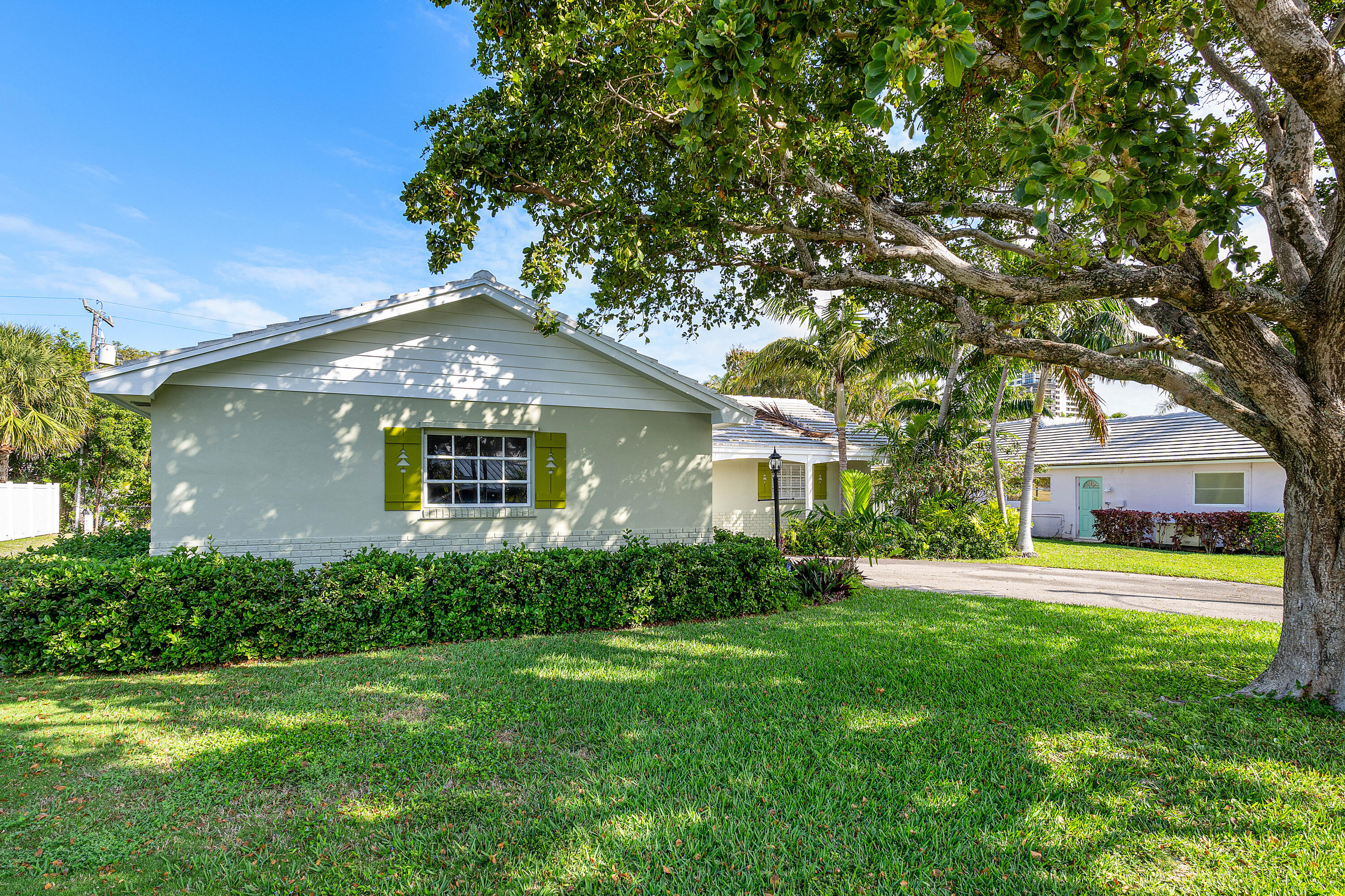 1210 Dolphin Road Singer Island, FL 33404 - Photo 5 of 41 1,780 SqFt