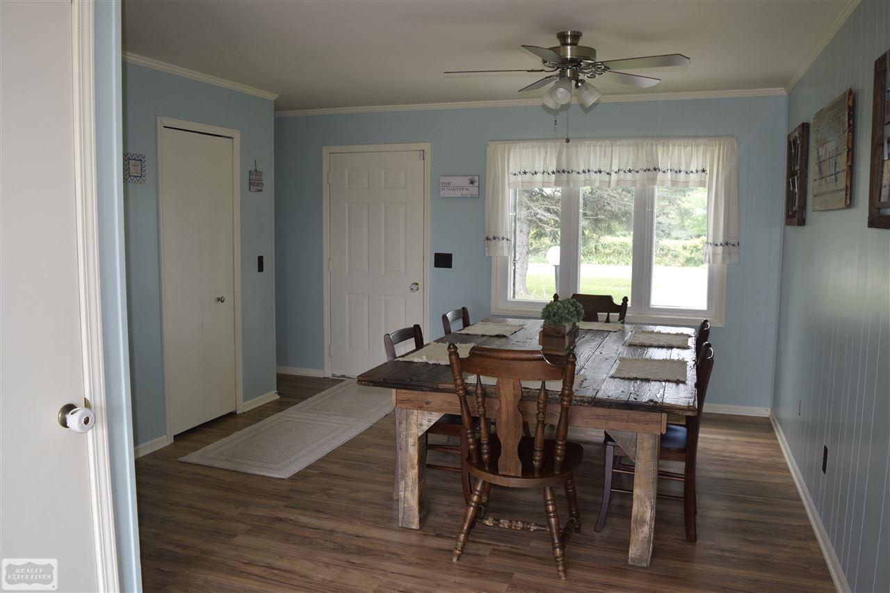 78409 Romeo Plank Road Armada, MI 48005 - Photo 15 of 32 Dining Room