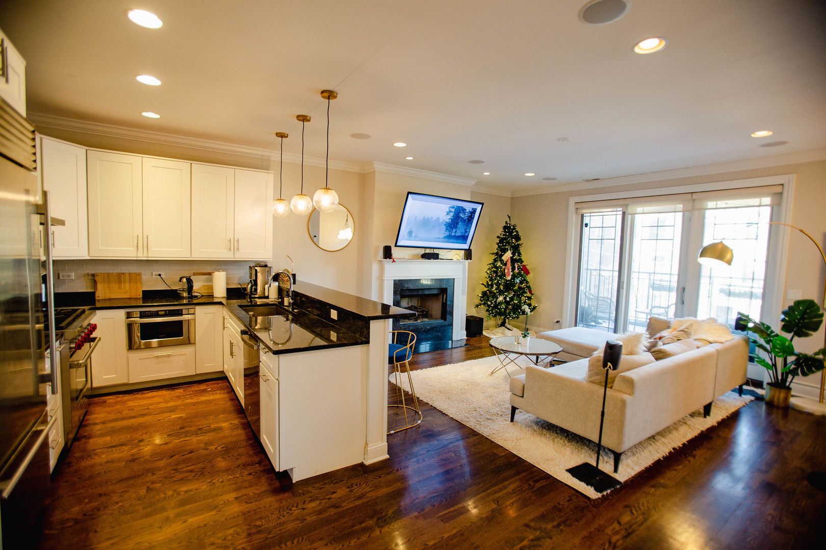 843 West Fletcher Street, Unit 2W Chicago, IL 60657 - Photo 15 of 35